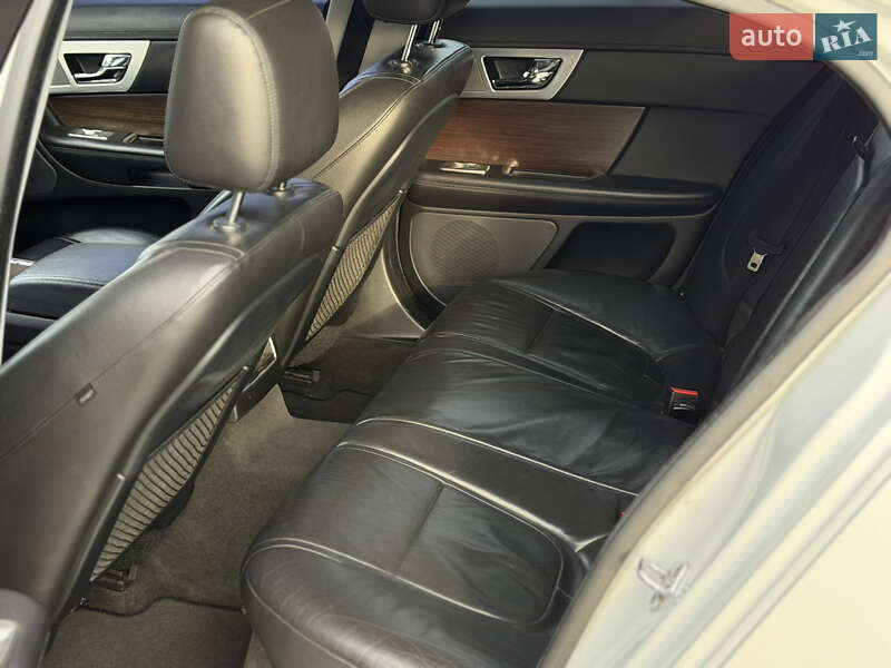 Седан Jaguar XF 2013 в Львове фото 26 Седан Jaguar XF 2013 в Львове