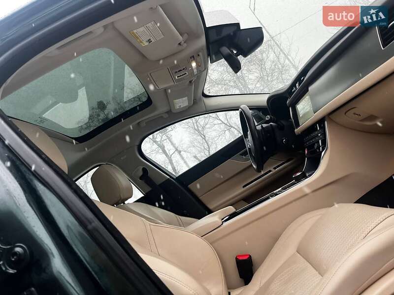 Седан Jaguar XF 2016 в Киеве фото 32 Седан Jaguar XF 2016 в Киеве