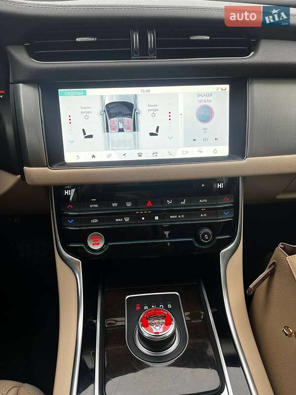 Седан Jaguar XF 2016 в Киеве фото 42 Седан Jaguar XF 2016 в Киеве