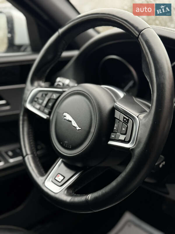 Универсал Jaguar XF 2018 в Бурштыне фото 42 Универсал Jaguar XF 2018 в Бурштыне