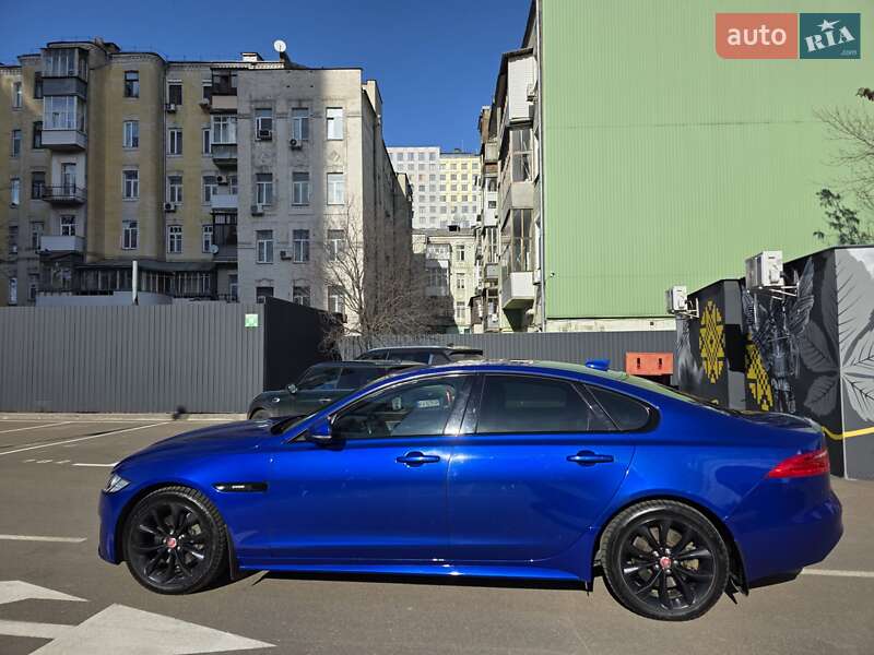 Седан Jaguar XF 2017 в Киеве