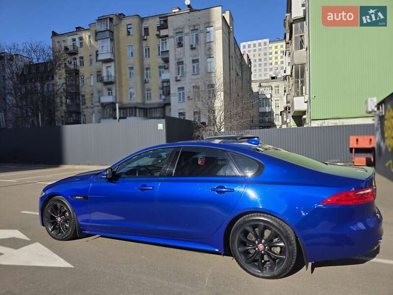 Седан Jaguar XF 2017 в Киеве