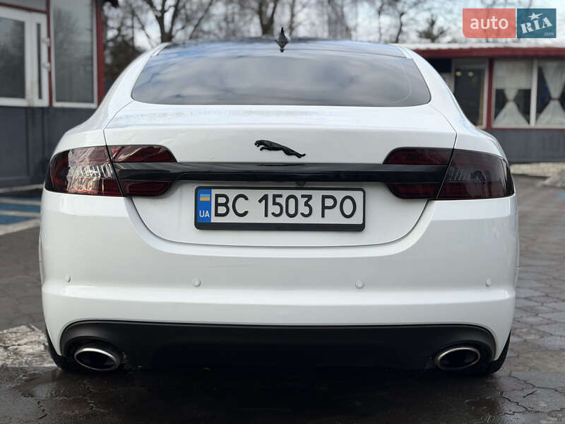 Седан Jaguar XF 2013 в Львове