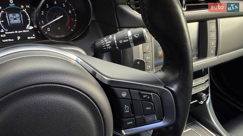 Седан Jaguar XF 2015 в Киеве