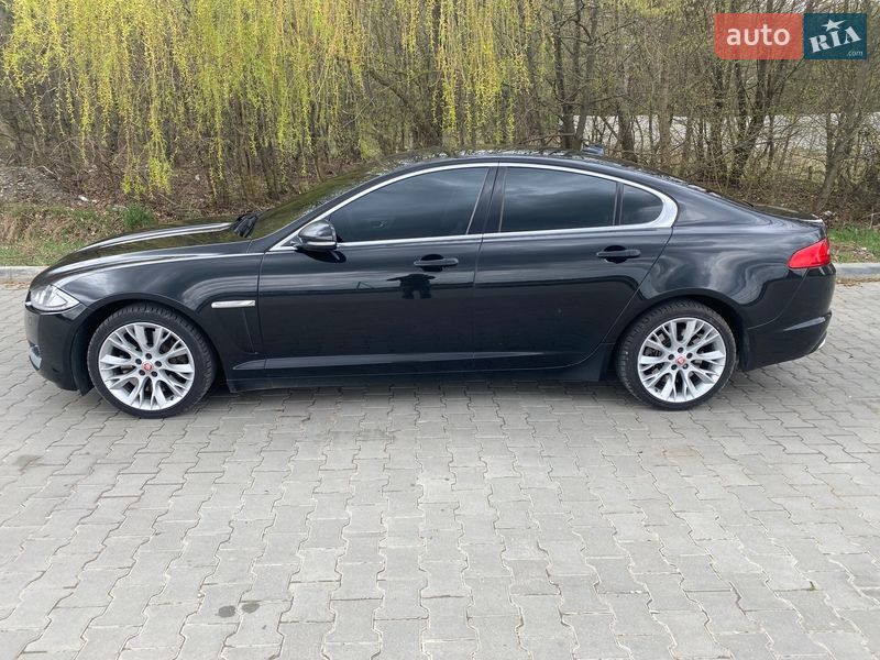 Седан Jaguar XF 2014 в Чорткове