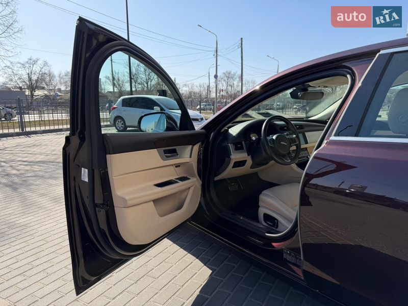 Седан Jaguar XF 2019 в Харкові