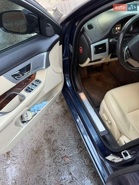 Седан Jaguar XF 2013 в Києві