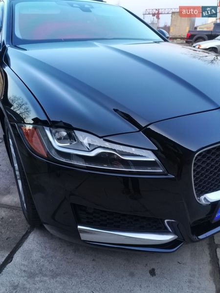 Седан Jaguar XF 2015 в Тячеві