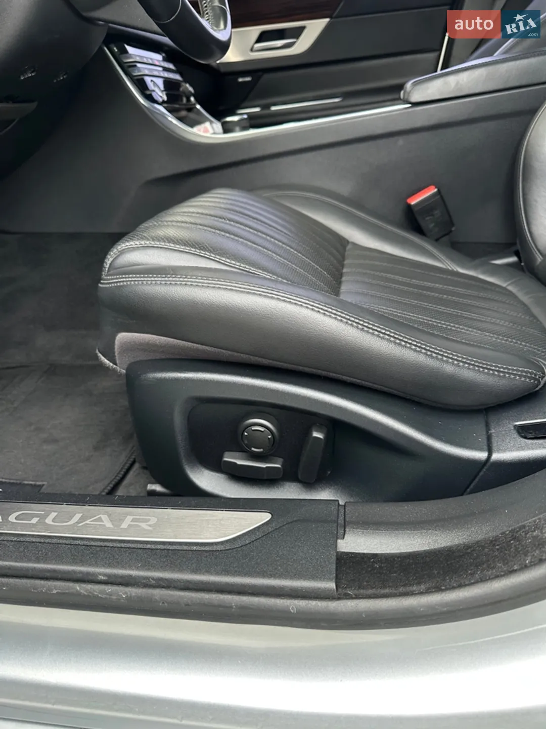 2016 Jaguar XF - мініатюра 18