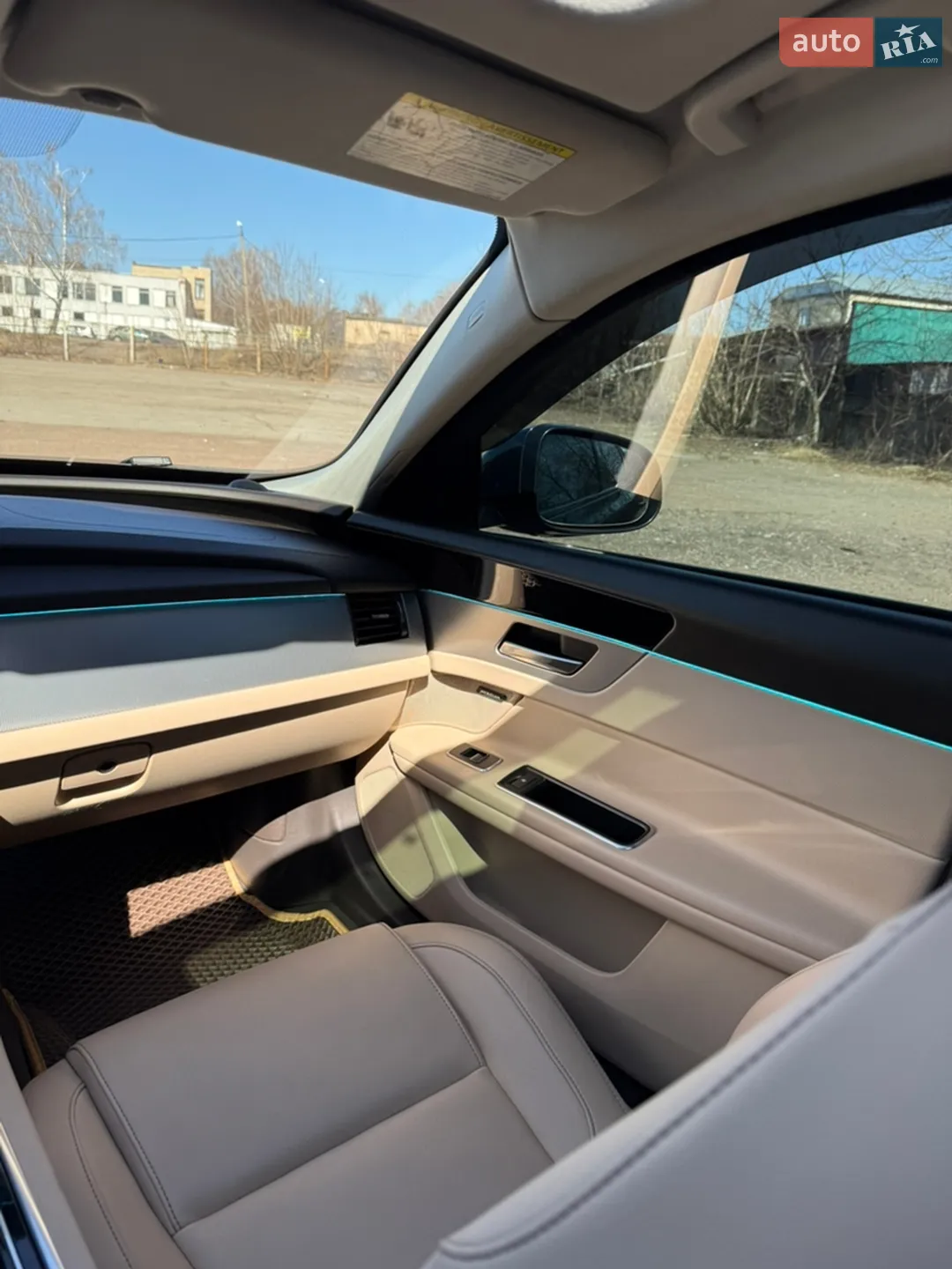 2016 Jaguar XF - мініатюра 15