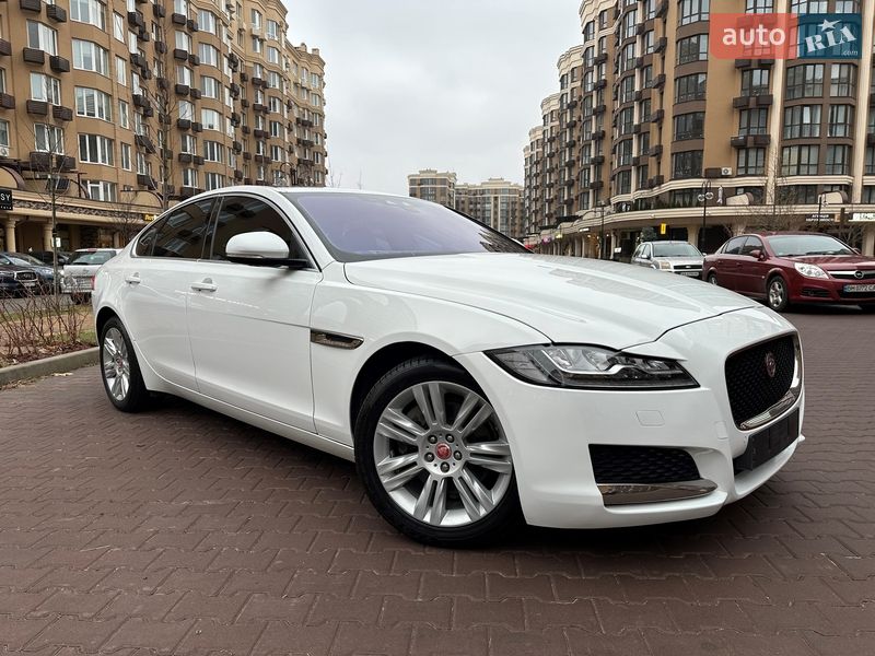 Седан Jaguar XF 2016 в Києві