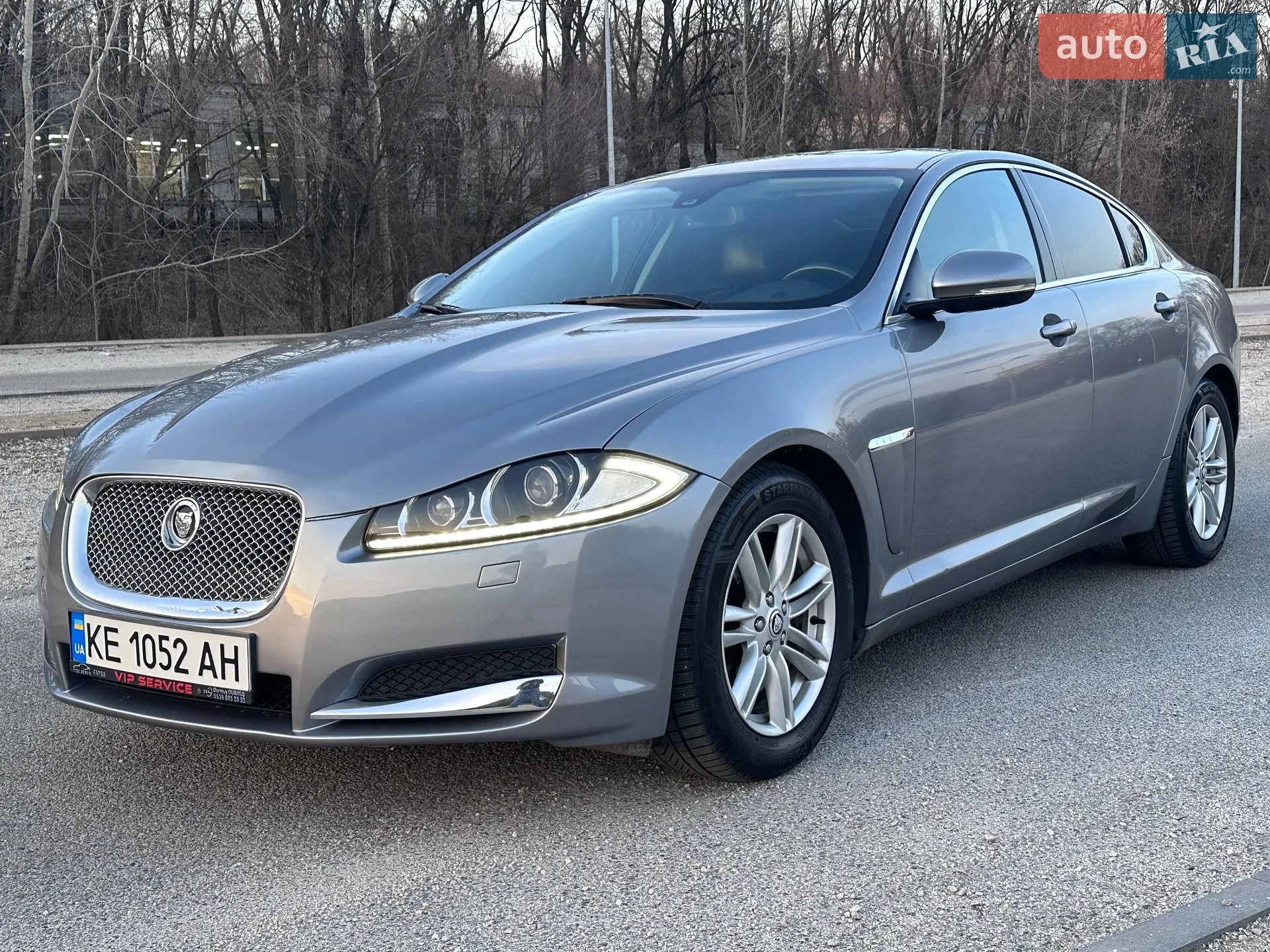 2012 Jaguar XF - мініатюра 2