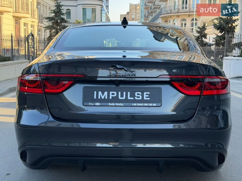 Седан Jaguar XF 2024 в Києві