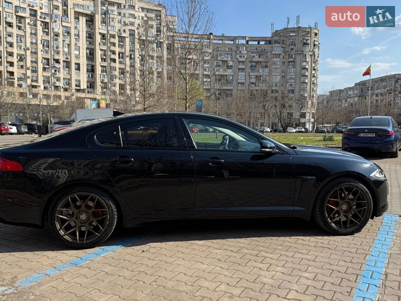 Седан Jaguar XF 2013 в Одесі