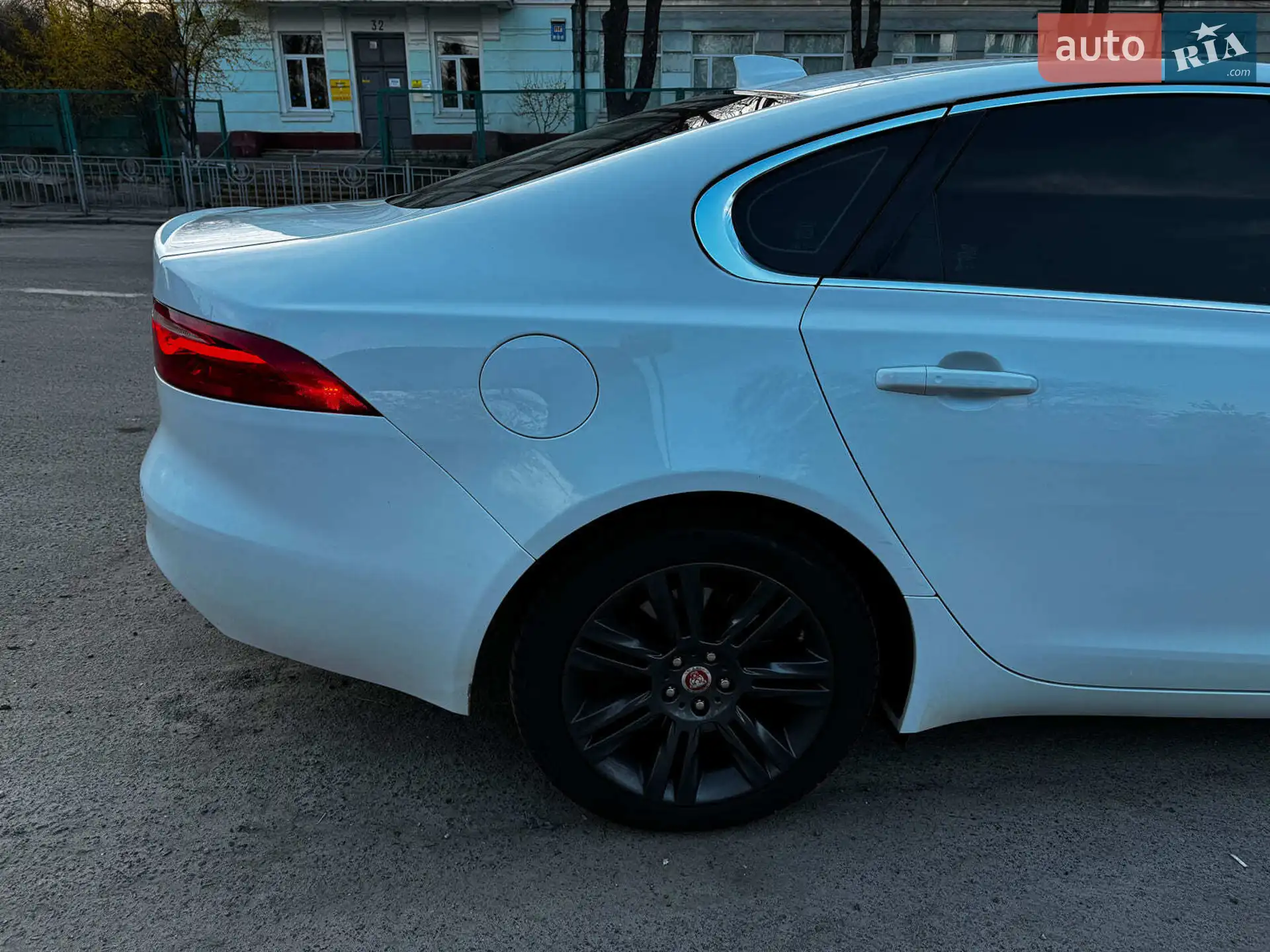 2017 Jaguar XF - мініатюра 10