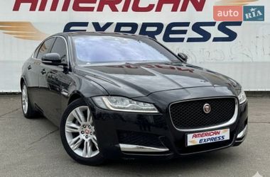 Седан Jaguar XF 2016 в Киеве
