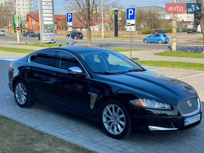 Седан Jaguar XF 2014 в Луцке