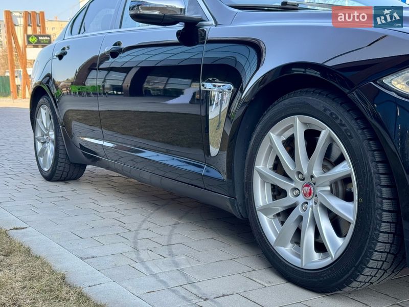 Седан Jaguar XF 2014 в Луцке