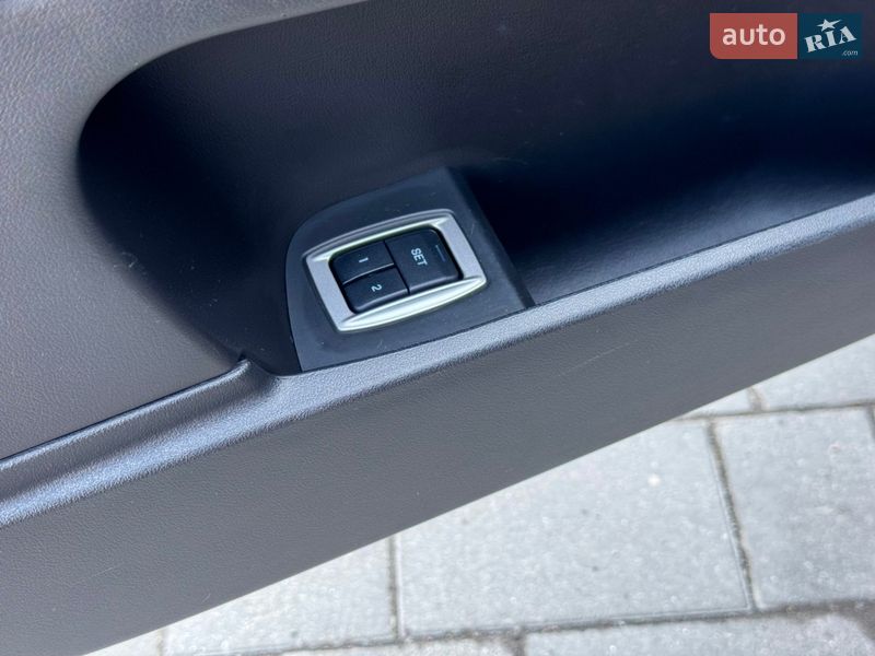 Седан Jaguar XF 2014 в Луцке