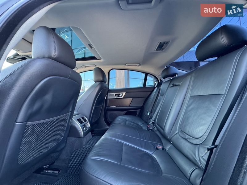 Седан Jaguar XF 2014 в Луцке