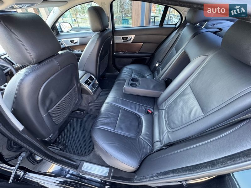 Седан Jaguar XF 2014 в Луцке