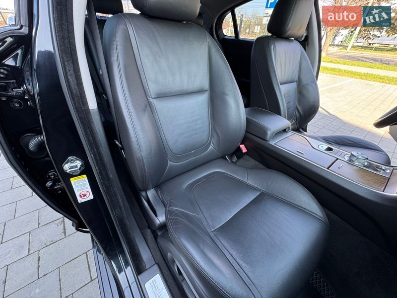 Седан Jaguar XF 2014 в Луцке