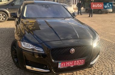 Седан Jaguar XF 2015 в Львові