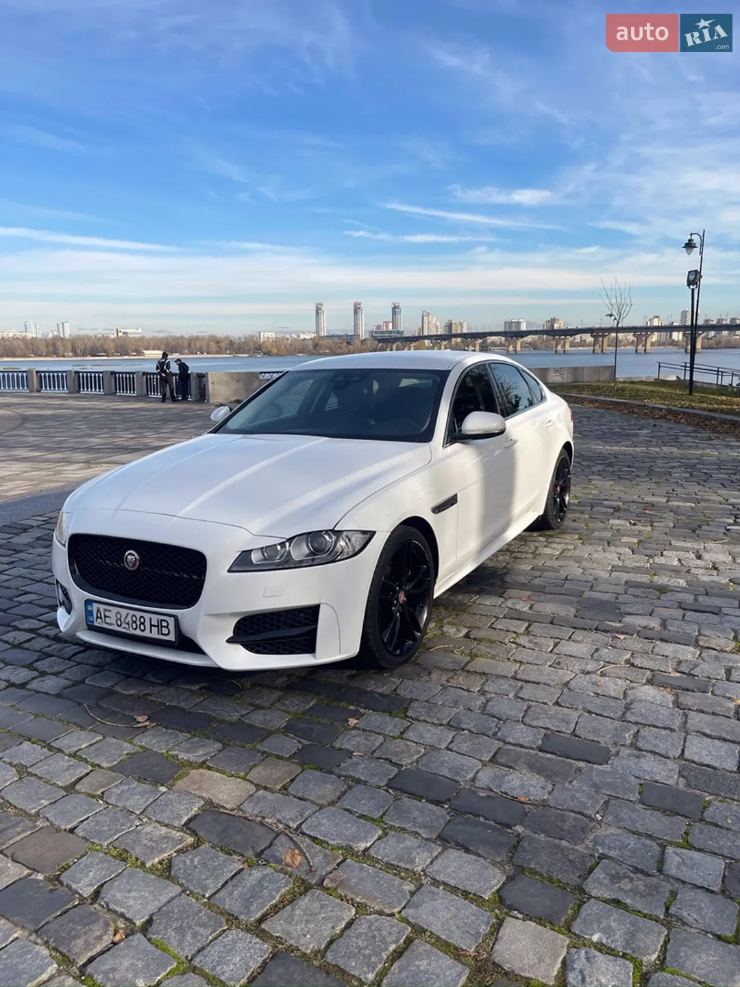 2017 Jaguar XF - мініатюра 3