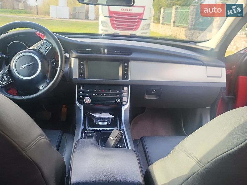 Седан Jaguar XF 2016 в Києві
