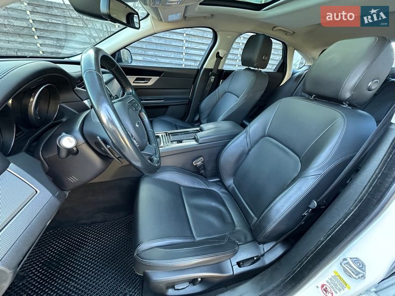 Седан Jaguar XF 2016 в Киеве фото 24 Седан Jaguar XF 2016 в Киеве