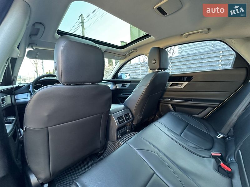 Седан Jaguar XF 2016 в Киеве фото 29 Седан Jaguar XF 2016 в Киеве