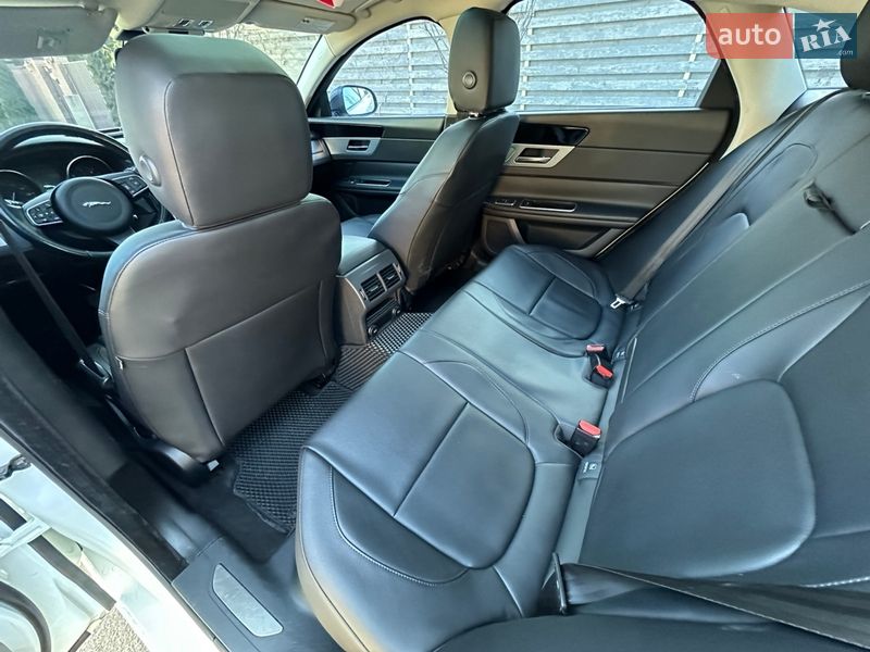 Седан Jaguar XF 2016 в Киеве фото 28 Седан Jaguar XF 2016 в Киеве