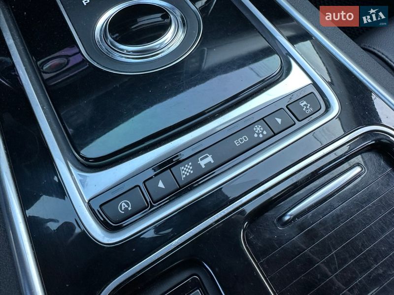 Седан Jaguar XF 2016 в Киеве фото 35 Седан Jaguar XF 2016 в Киеве