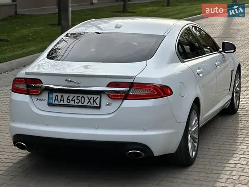 Jaguar XF 2012