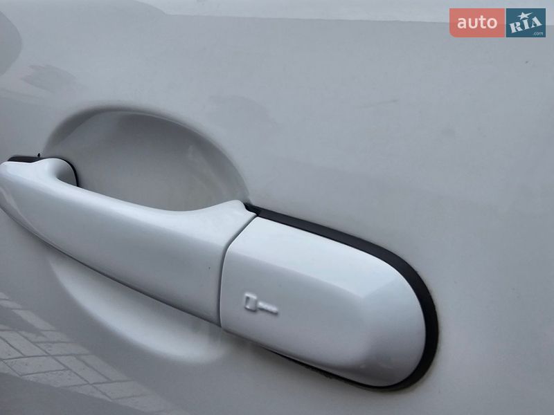 Седан Jaguar XF 2012 в Киеве фото 27 Седан Jaguar XF 2012 в Киеве