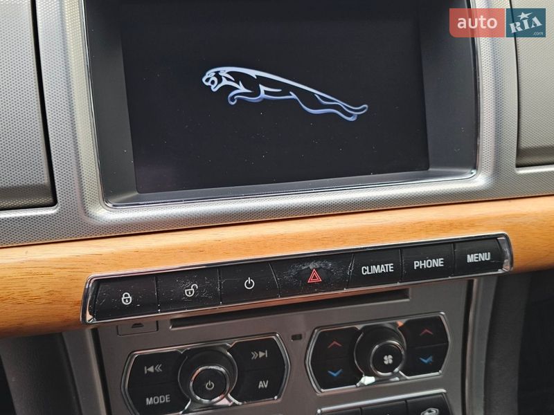 Седан Jaguar XF 2012 в Киеве фото 35 Седан Jaguar XF 2012 в Киеве