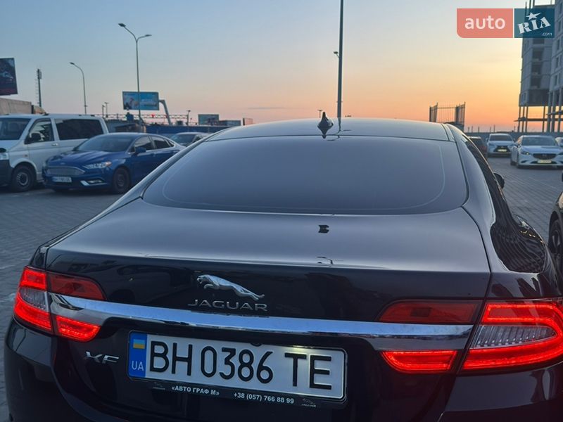 Седан Jaguar XF 2015 в Одесі