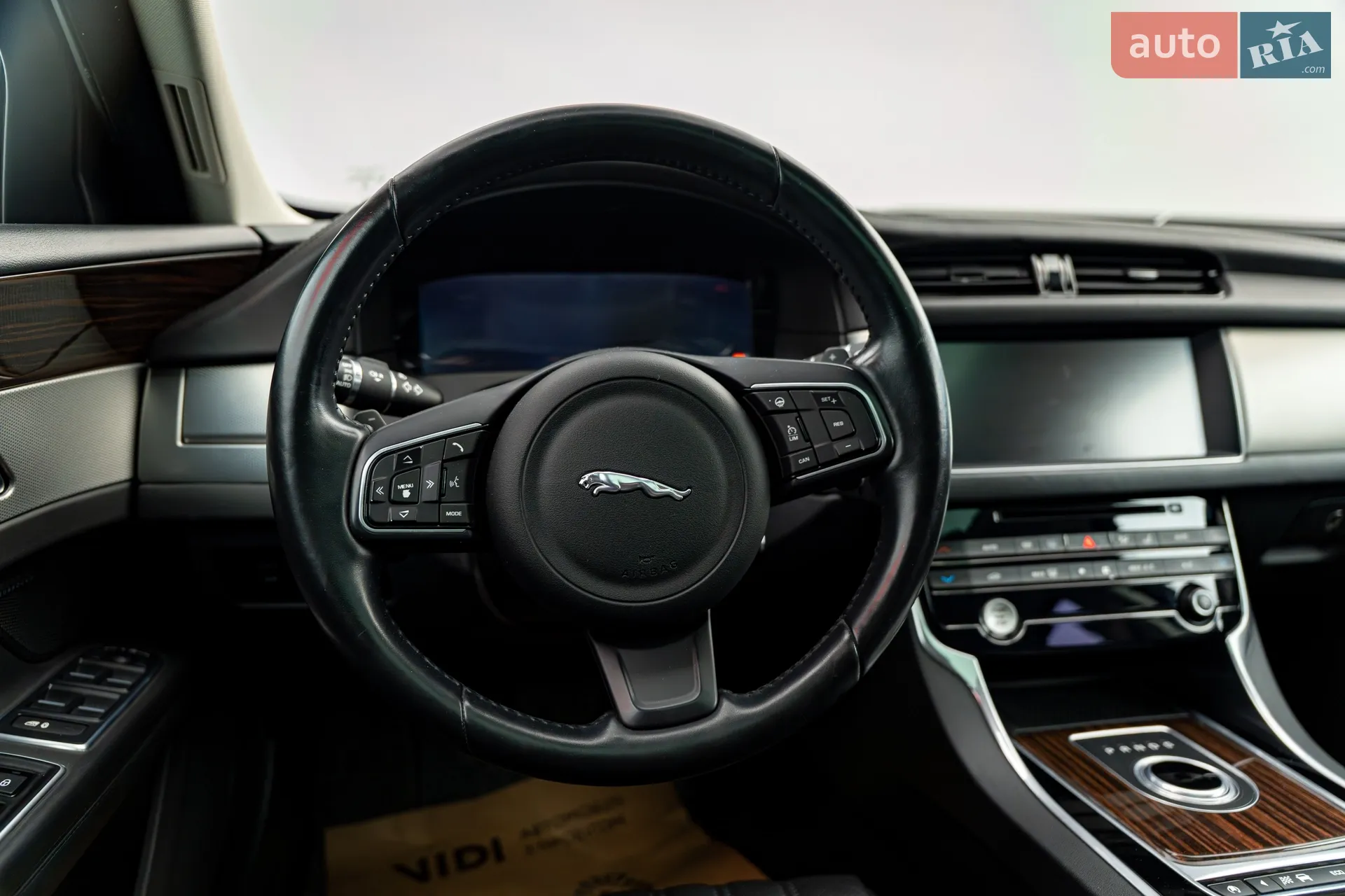 2016 Jaguar XF - мініатюра 12