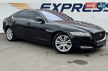 Седан Jaguar XF 2016 в Киеве
