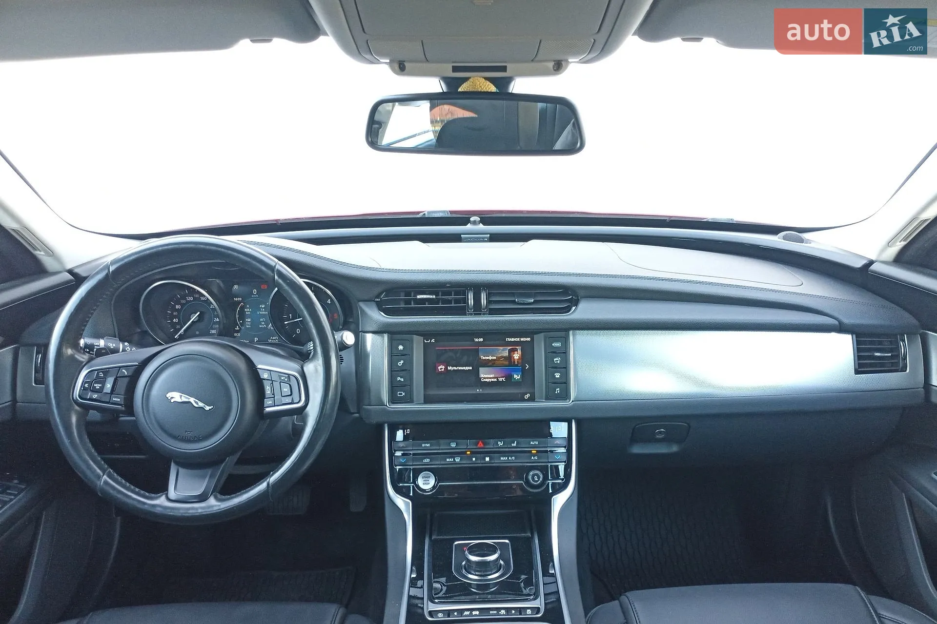 2017 Jaguar XF - мініатюра 12
