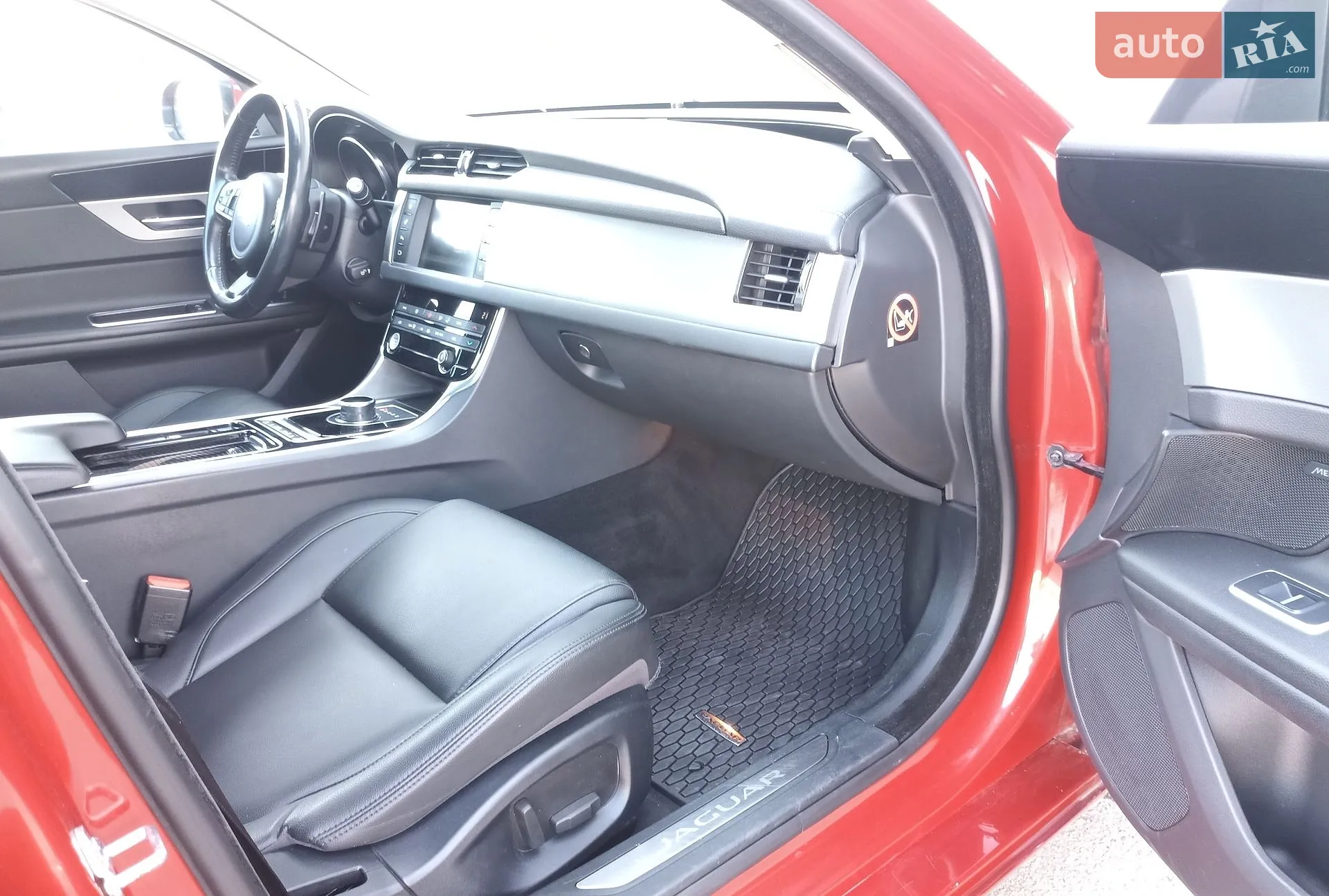 2017 Jaguar XF - мініатюра 20
