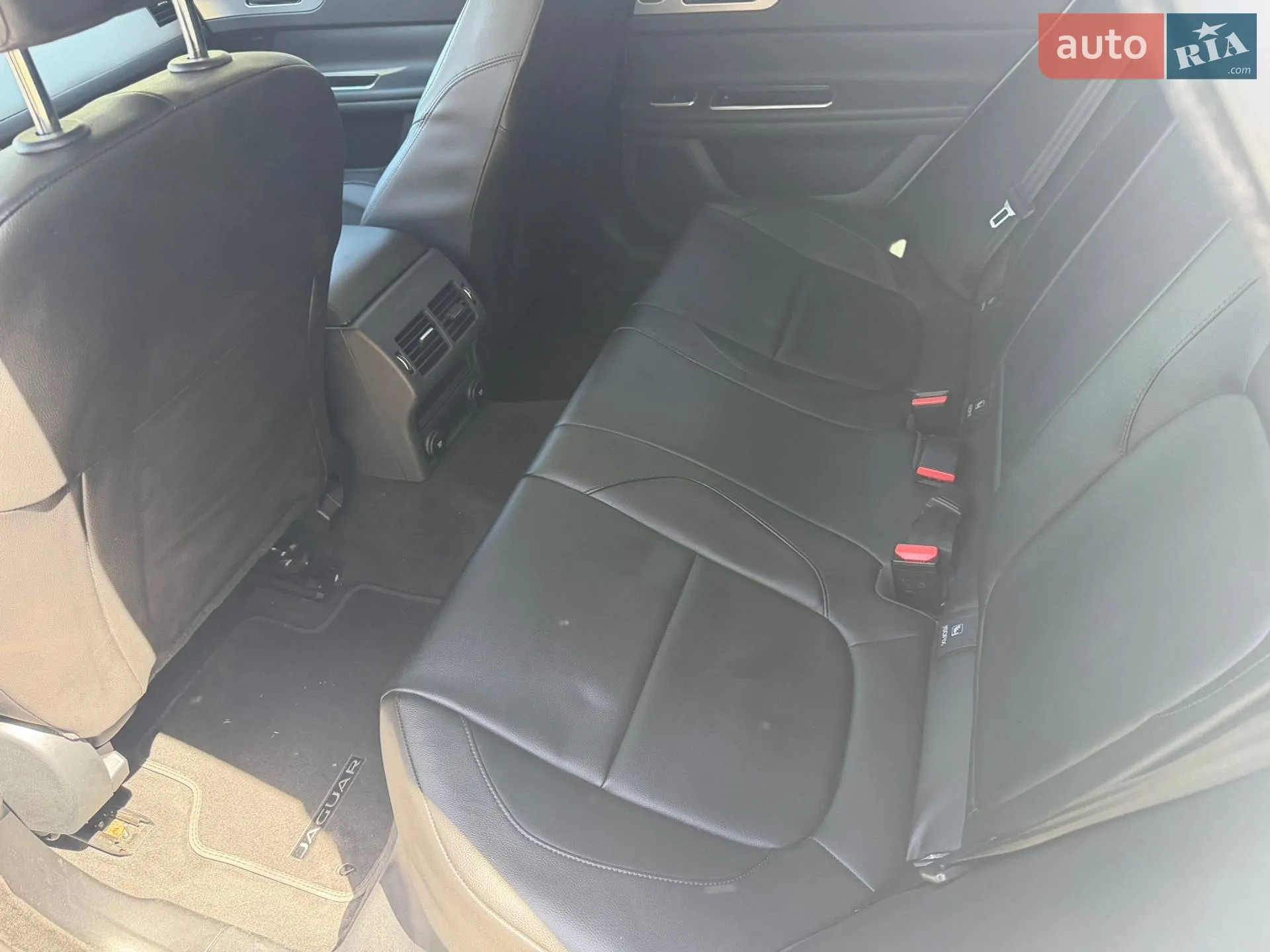 2019 Jaguar XF - мініатюра 7