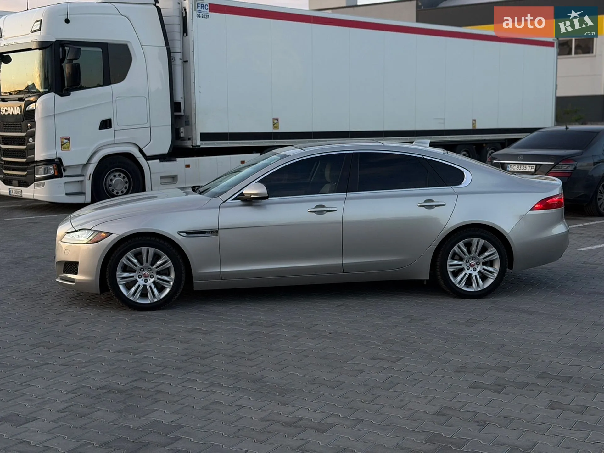 2016 Jaguar XF - мініатюра 6