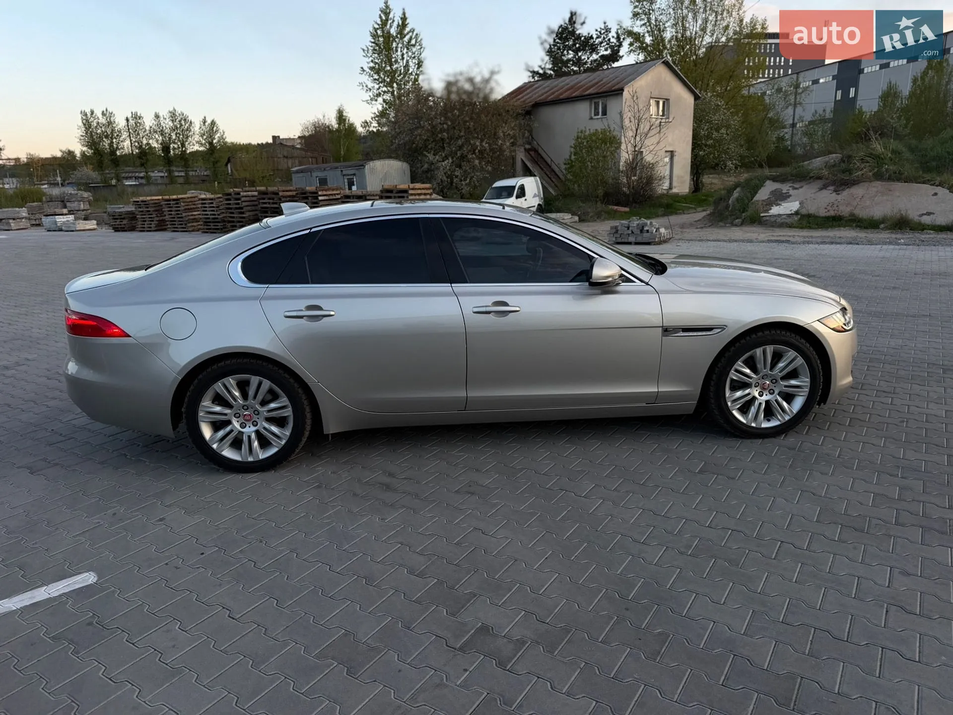 2016 Jaguar XF - мініатюра 8