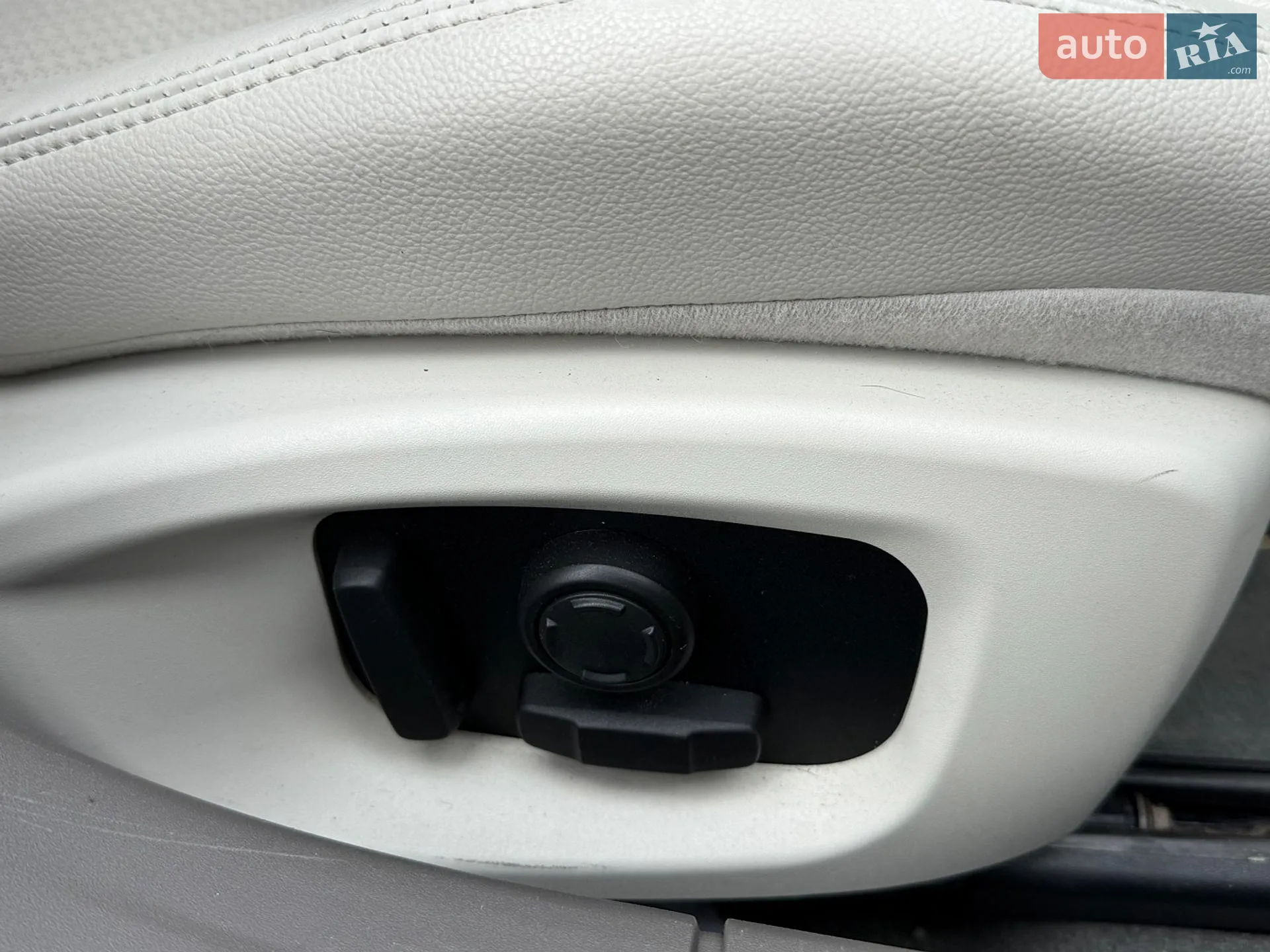 2018 Jaguar XF - мініатюра 32