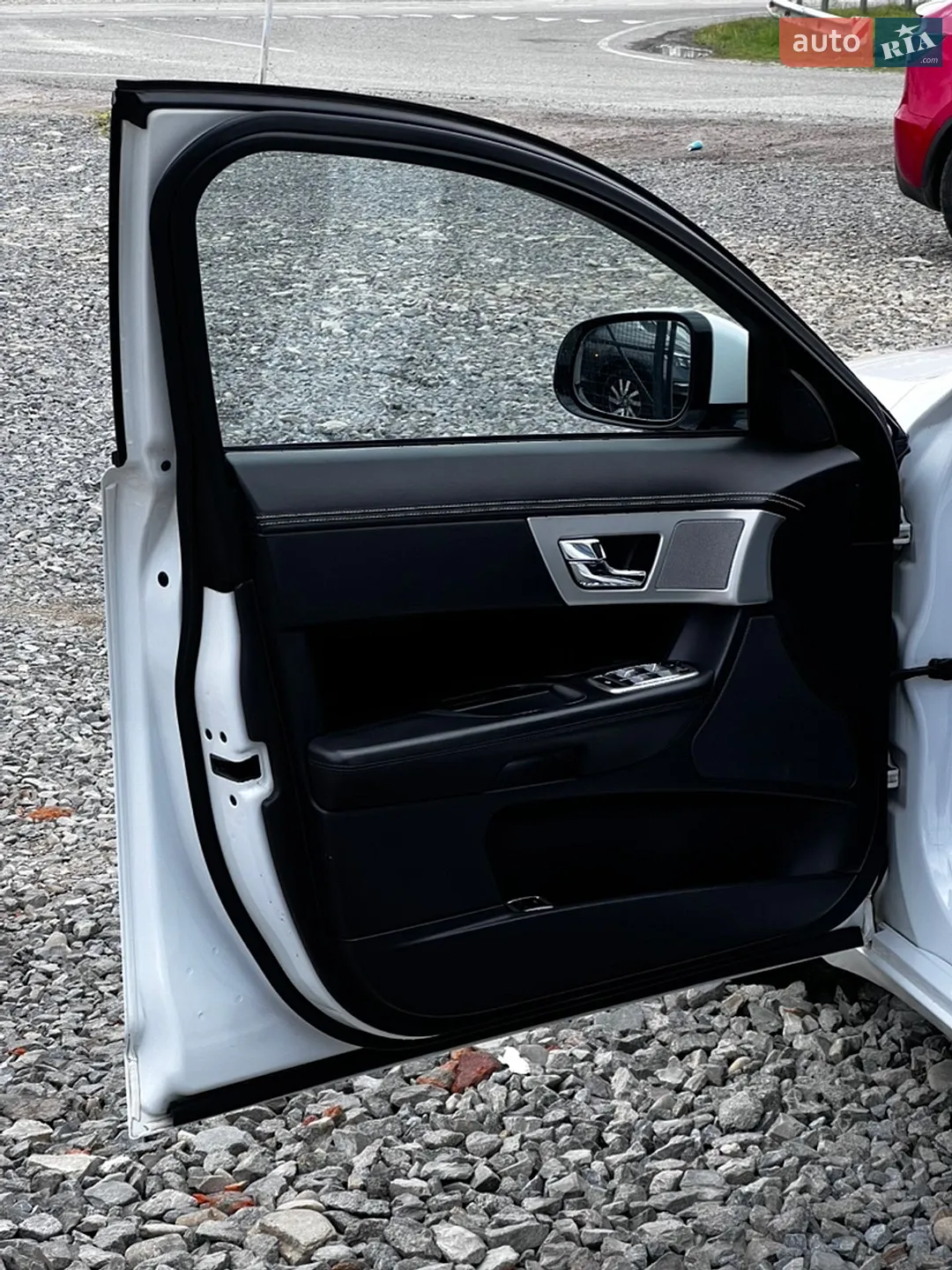 2012 Jaguar XF - мініатюра 32