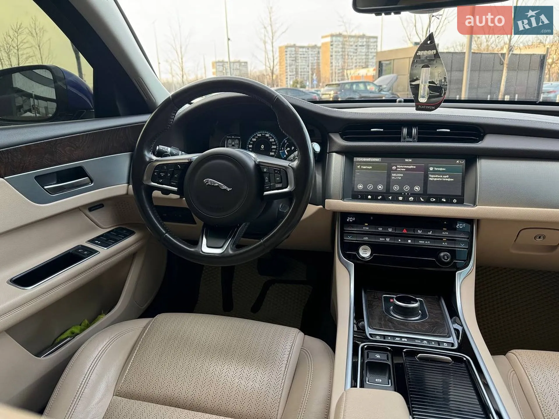 2017 Jaguar XF - мініатюра 13