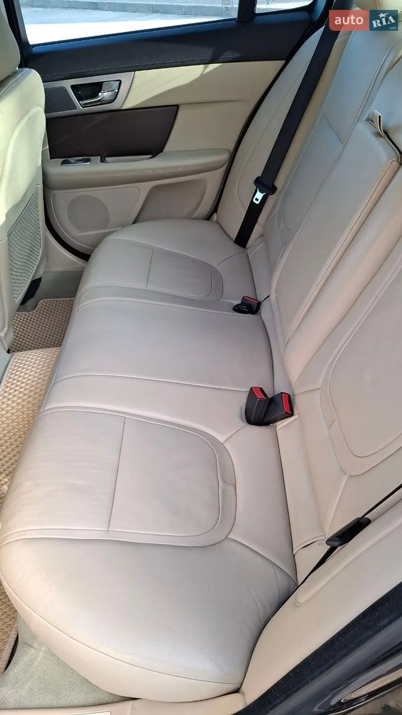 2013 Jaguar XF - мініатюра 18