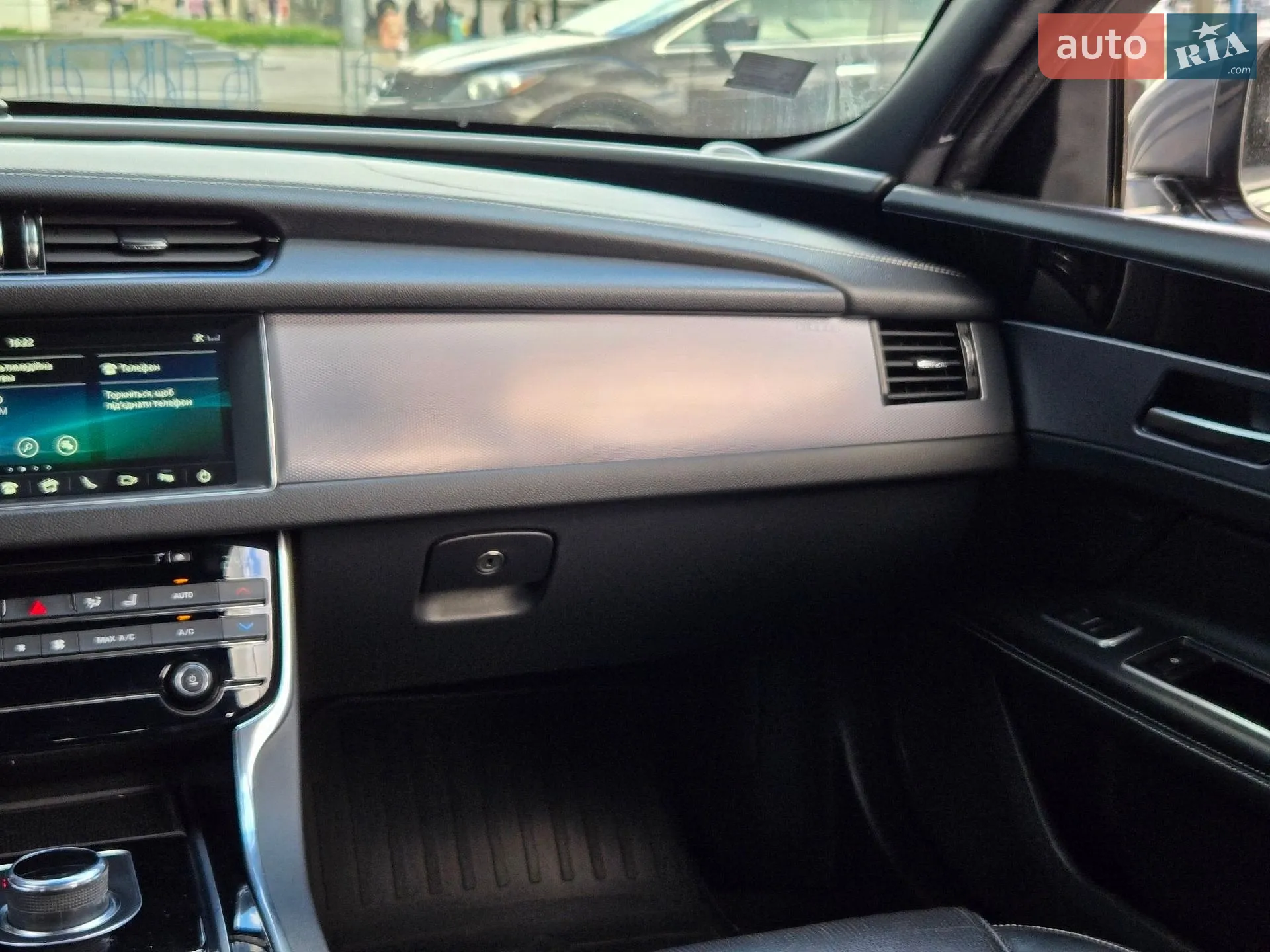 2016 Jaguar XF - мініатюра 15