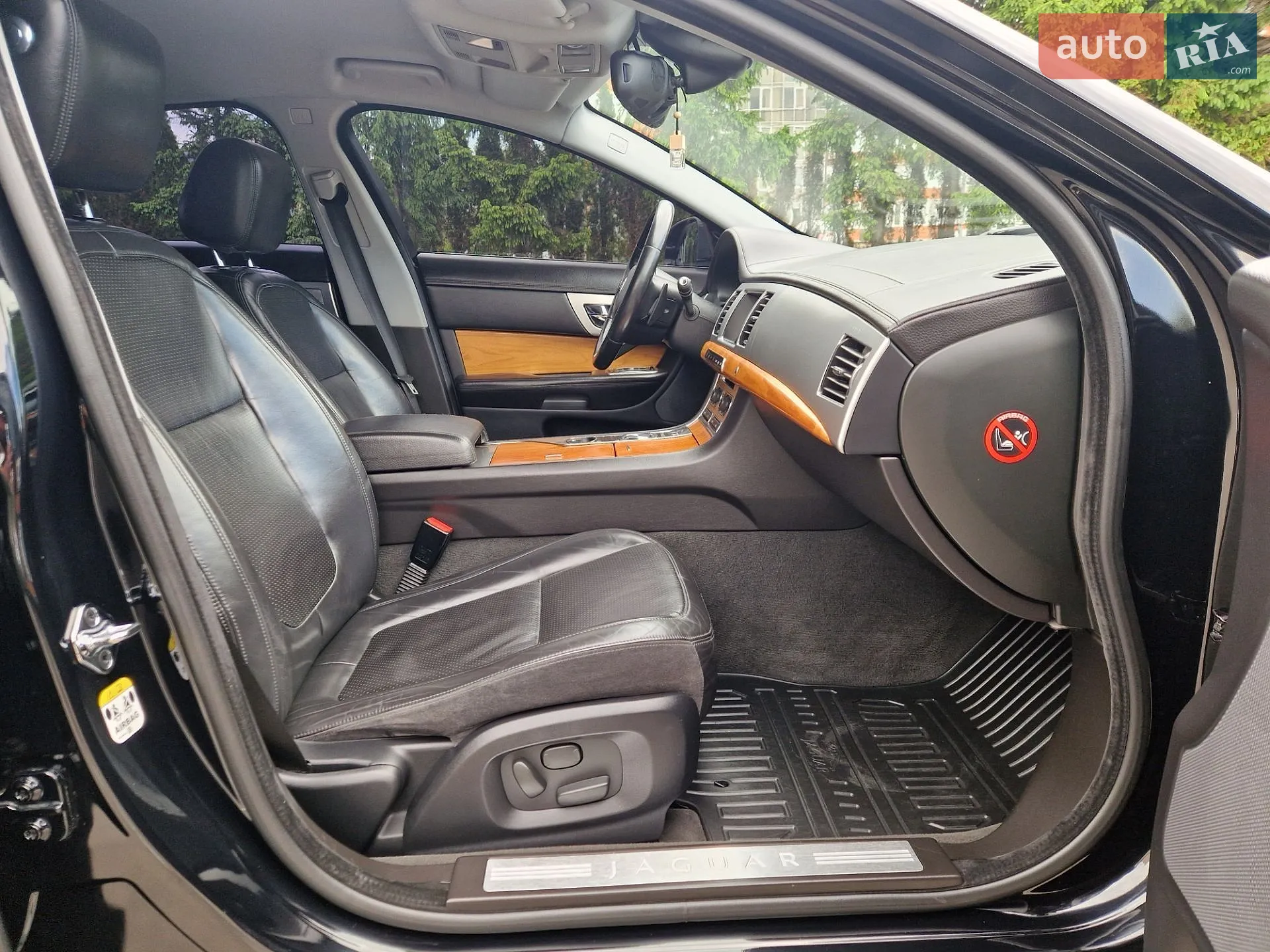 2012 Jaguar XF - мініатюра 35